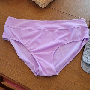 Gorgeous lavendar/tanzanite color swim briefs from Ambernoon, size 20w